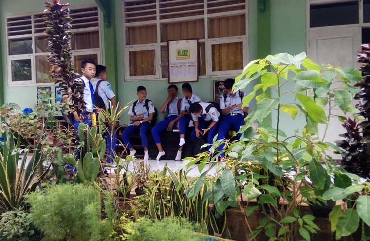 Halopacitan Com Smk N 1 Nawangan Berjuang Menuju Sekolah