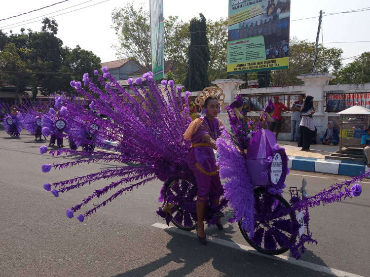 halopacitan com Sepeda  dengan Hiasan  Keren Mewarnai 